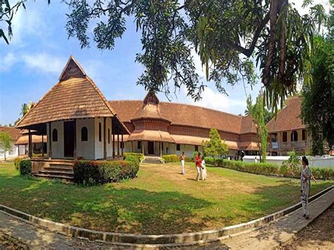 www.kuthira|Kuthiramalika Palace .